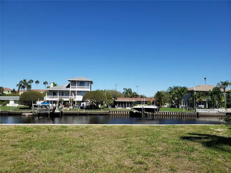 MANATEE LN, Tarpon Springs, FL 34689