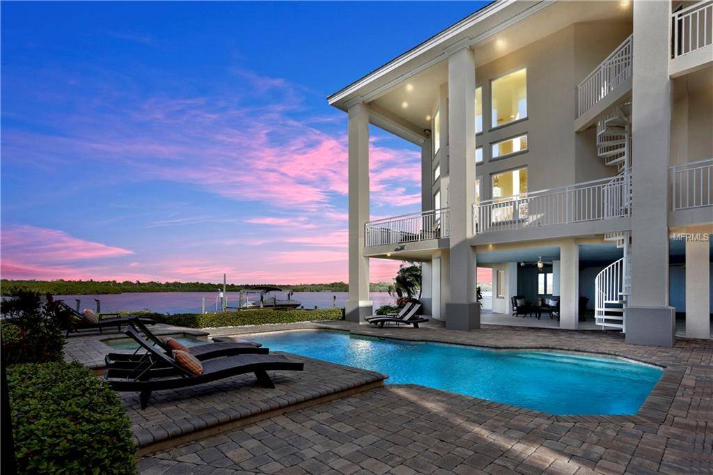 129 CARLYLE CIR, Palm Harbor, FL 34683