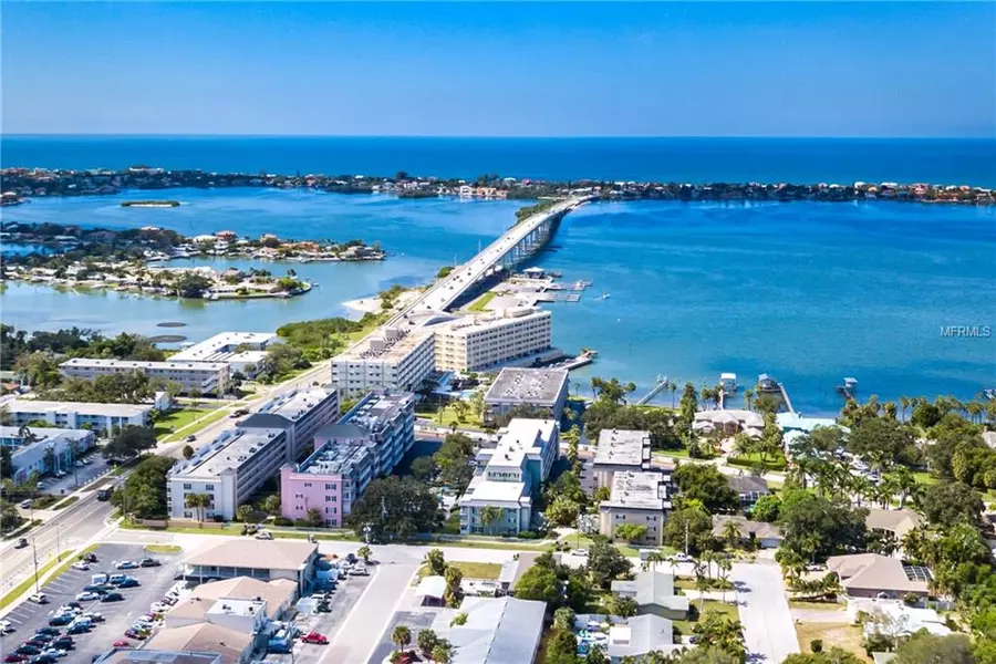 147 BLUFF VIEW DR #402, Belleair Bluffs, FL 33770