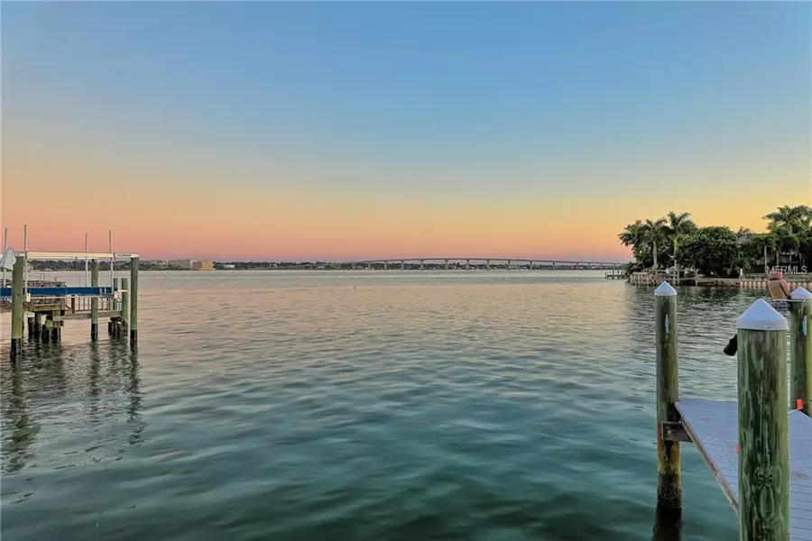 140 ALETA DR, Belleair Beach, FL 33786