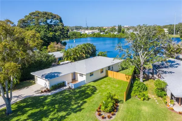 10581 BLOSSOM LAKE DR, Seminole, FL 33772