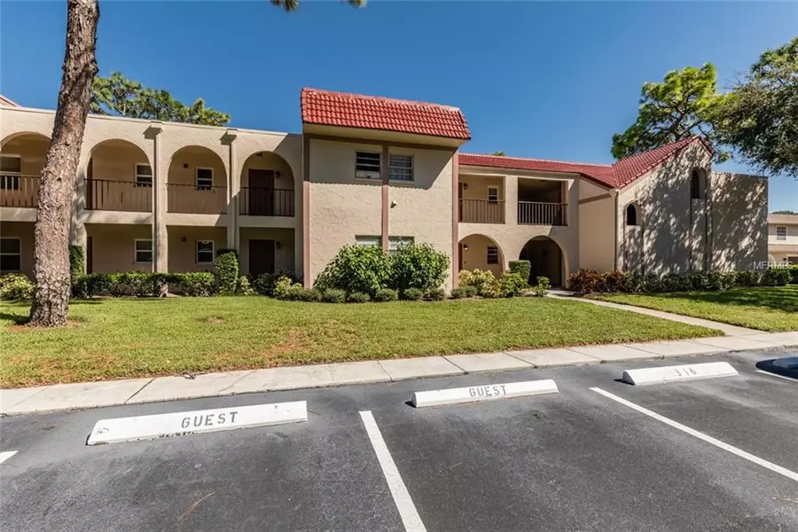 9700 STARKEY RD #325, Seminole, FL 33777