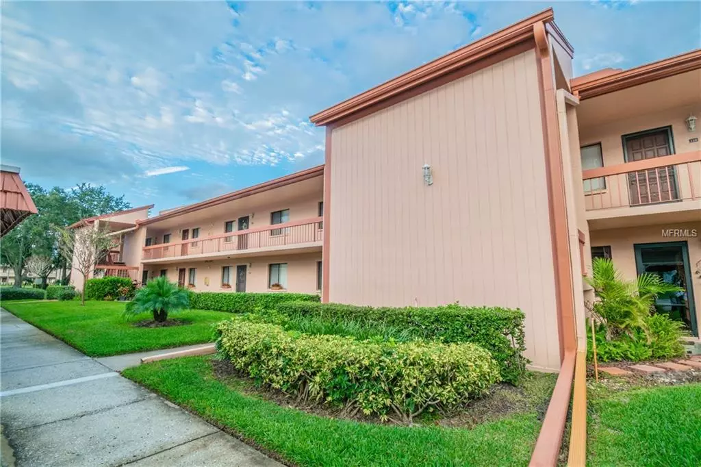 Oldsmar, FL 34677,108 LAKESIDE DR #108