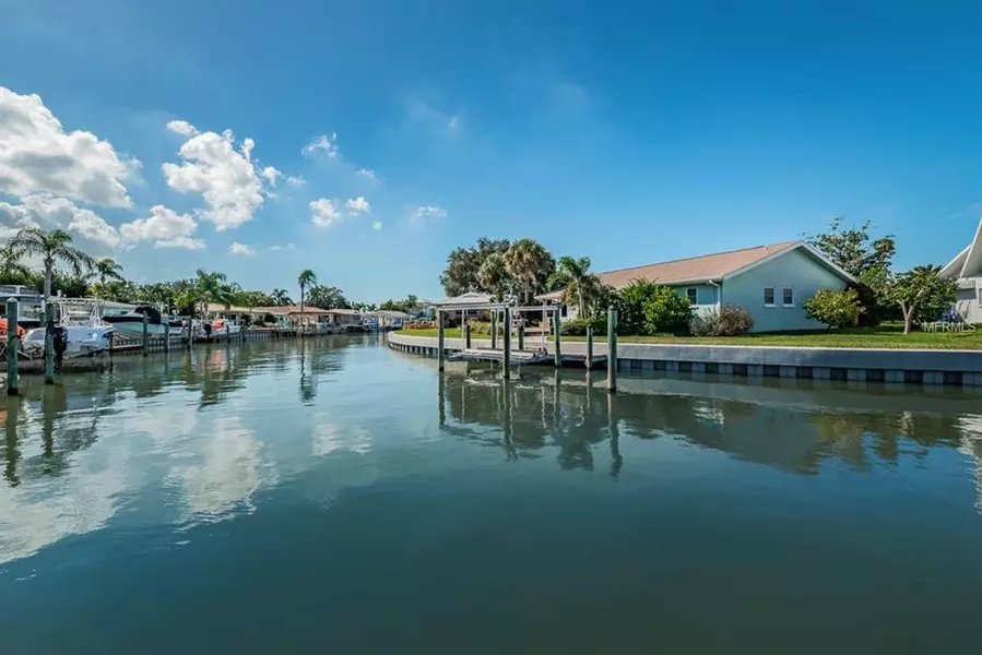 2140 EDYTHE DR, Dunedin, FL 34698