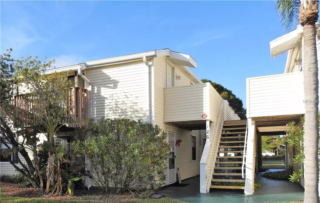 Oldsmar, FL 34677,125 CAMPHOR CIR #F