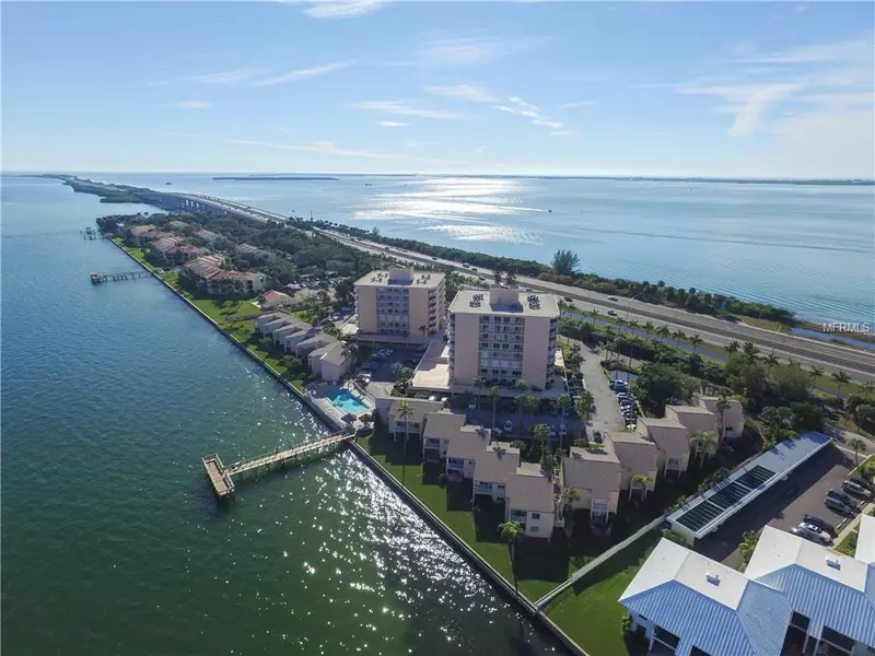 7400 SUNSHINE SKYWAY LN S #104, St Petersburg, FL 33711