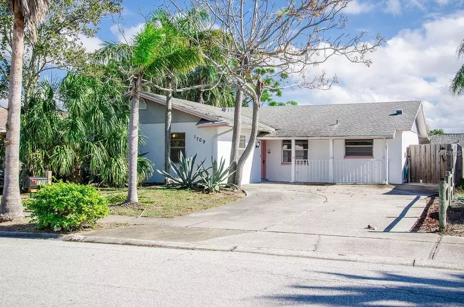 1709 STONEHAVEN WAY, Tarpon Springs, FL 34689