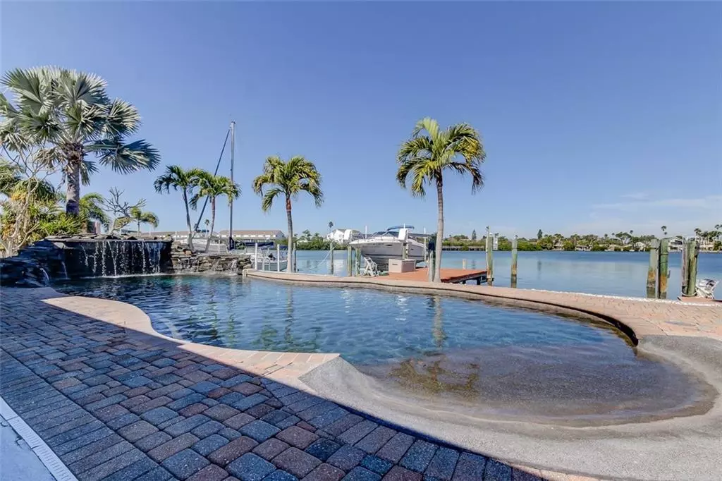 Indian Rocks Beach, FL 33785,348 LA HACIENDA DR