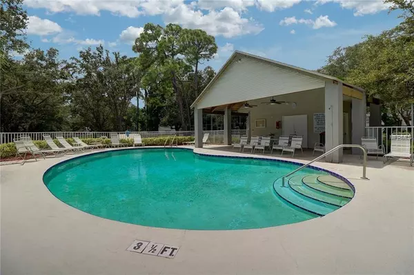 Seminole, FL 33776,9483 TARA CAY CT