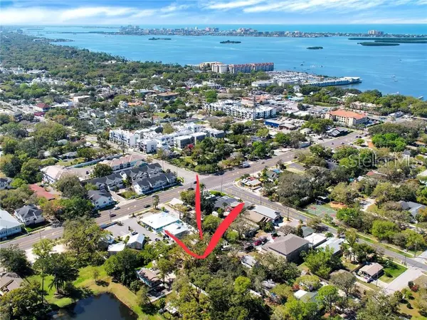 Dunedin, FL 34698,526 FRANCES ST