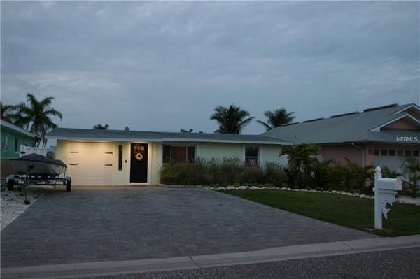 17716 LONG POINT DR, Redington Shores, FL 33708