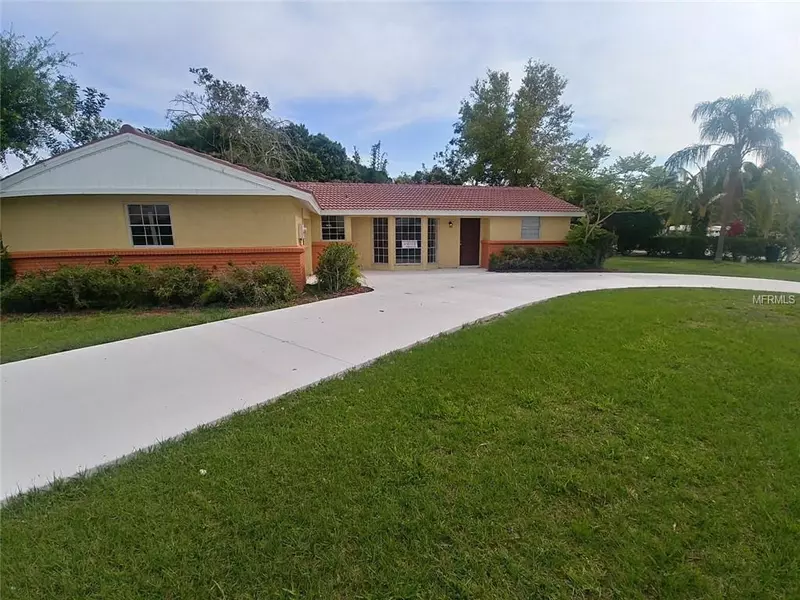 3423 PINE VALLEY DR, Sarasota, FL 34239