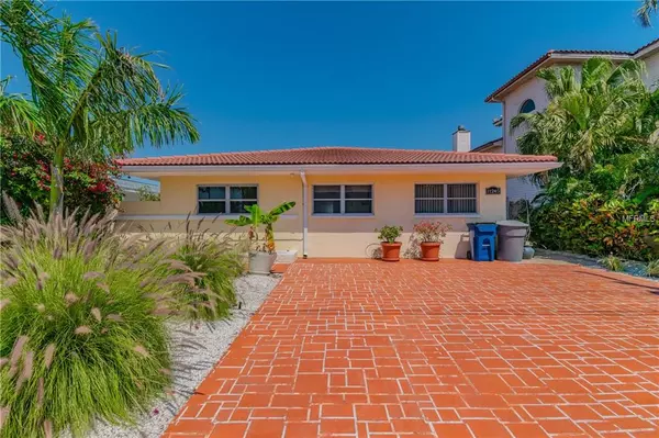 11245 3RD ST E, Treasure Island, FL 33706