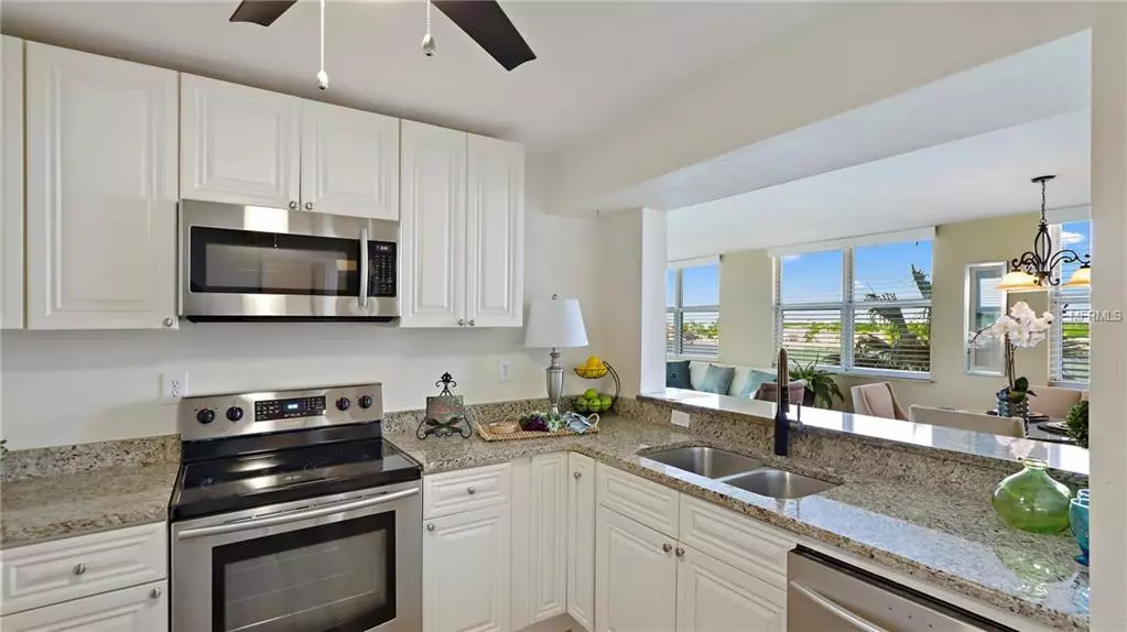 St Petersburg, FL 33715,6105 BAHIA DEL MAR CIR #688