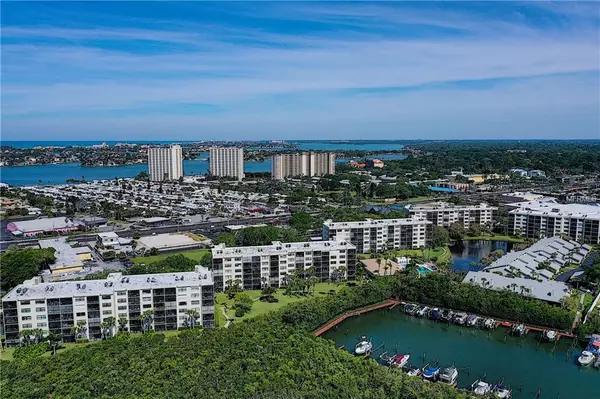 1324 PASADENA AVE S #401, South Pasadena, FL 33707