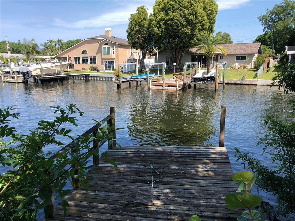 413 CROSSWINDS DR, Palm Harbor, FL 34683