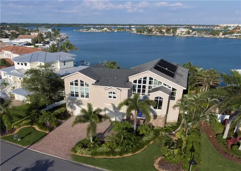 17011 DOLPHIN DR, North Redington Beach, FL 33708