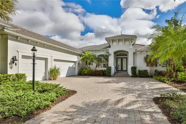 7217 GREYSTONE ST, Lakewood Ranch, FL 34202