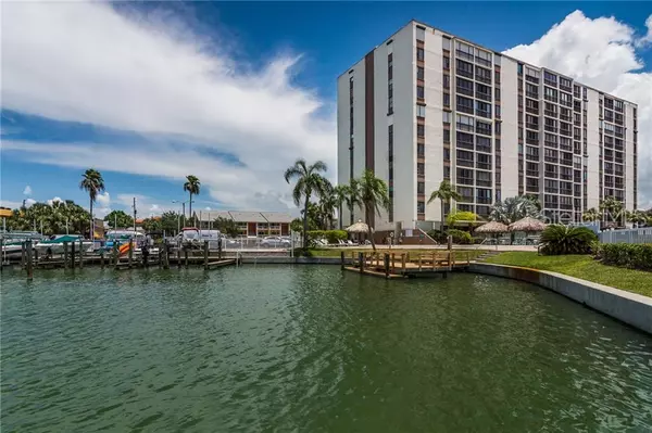 Clearwater Beach, FL 33767,255 DOLPHIN PT #408