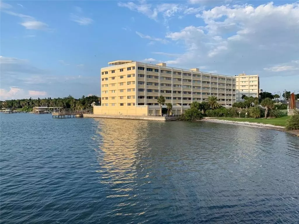 Belleair Bluffs, FL 33770,100 BLUFF VIEW DR #411C