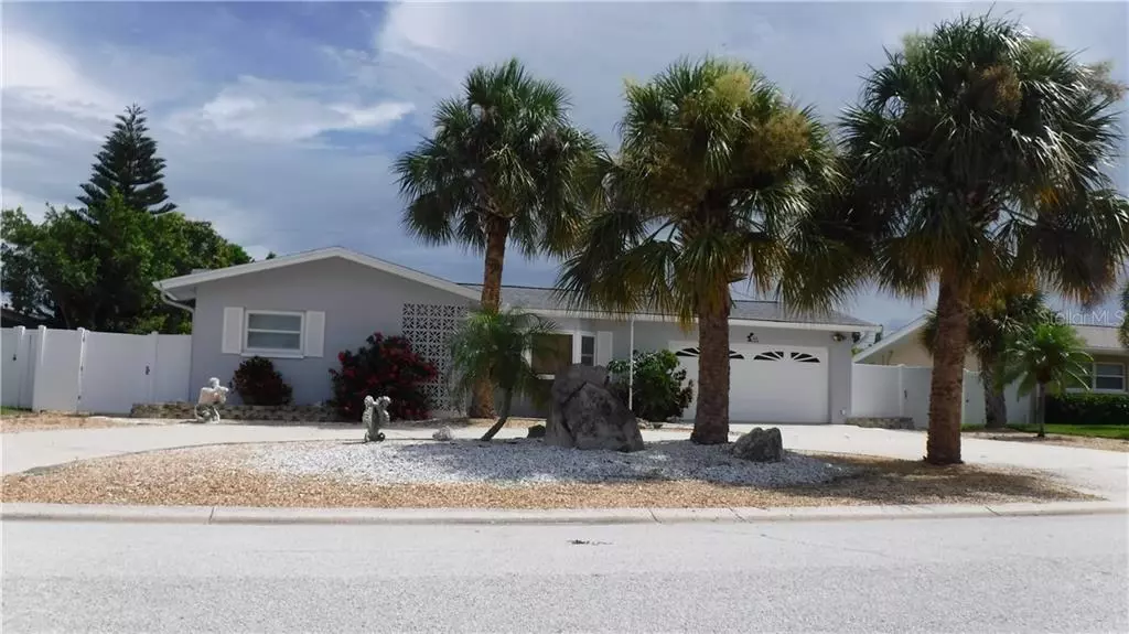 105 23RD ST, Belleair Beach, FL 33786