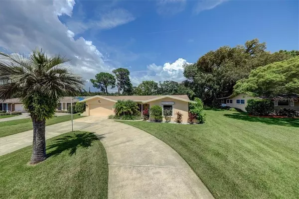 Dunedin, FL 34698,2121 MANGRUM DR