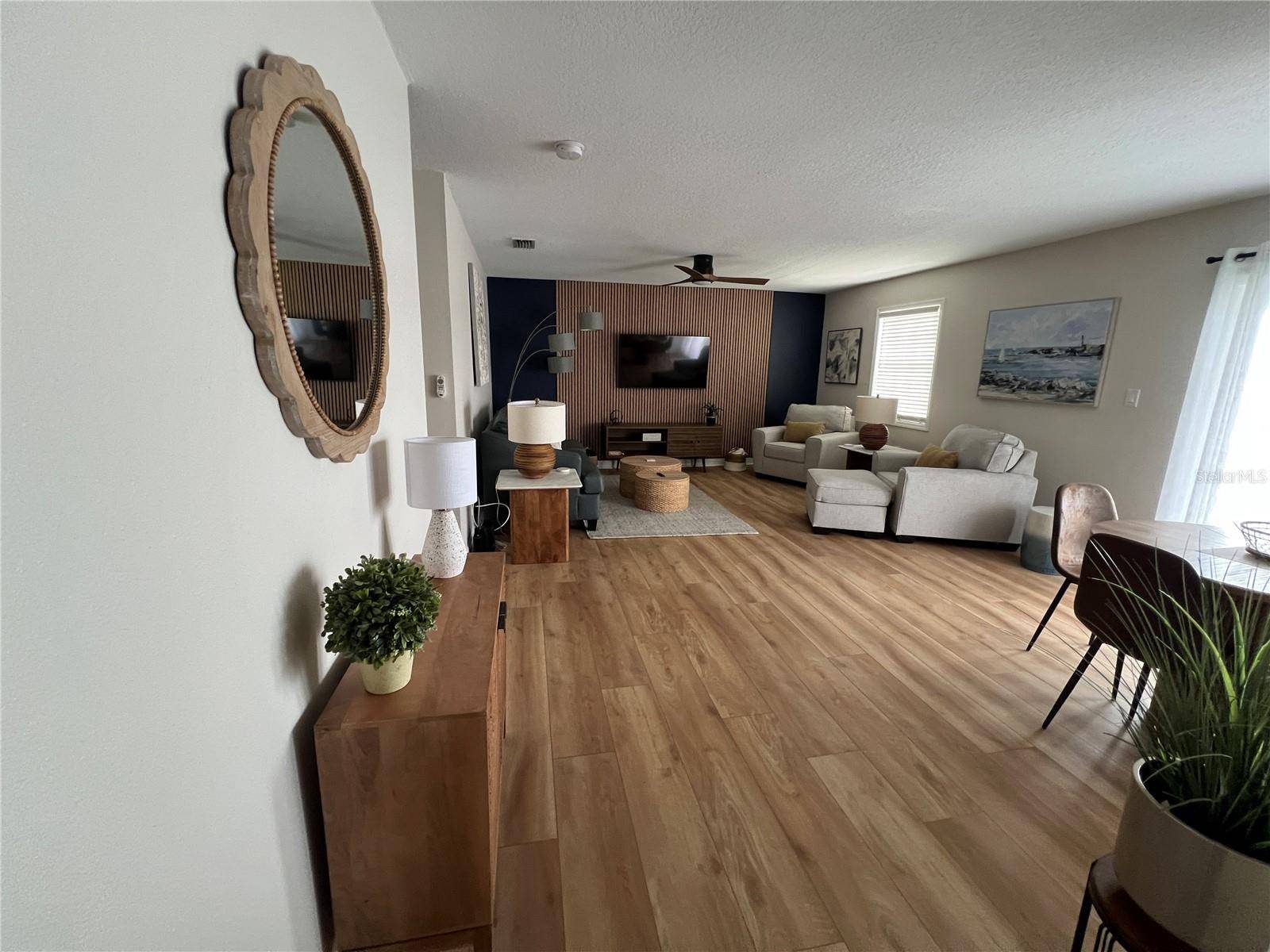 St Petersburg, FL 33705,201 POMPANO DR SE #C furnished