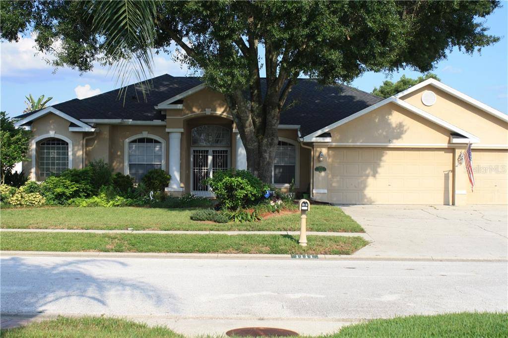 1111 FOX CHAPEL DR, Lutz, FL 33549