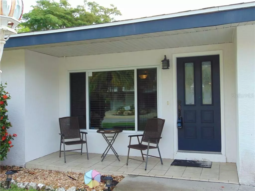 Holmes Beach, FL 34217,209 72ND ST