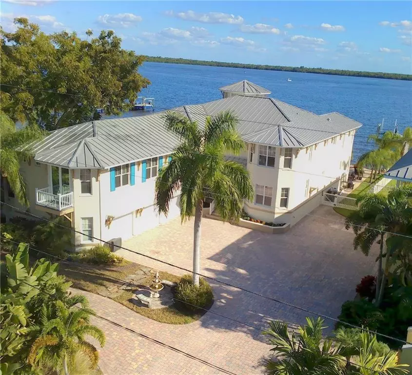 St Petersburg, FL 33702,930 WEEDON DR NE