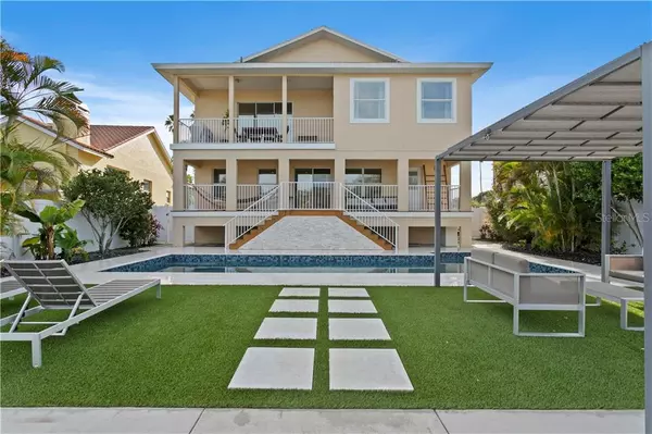 1871 BAYOU GRANDE BLVD NE, St Petersburg, FL 33703