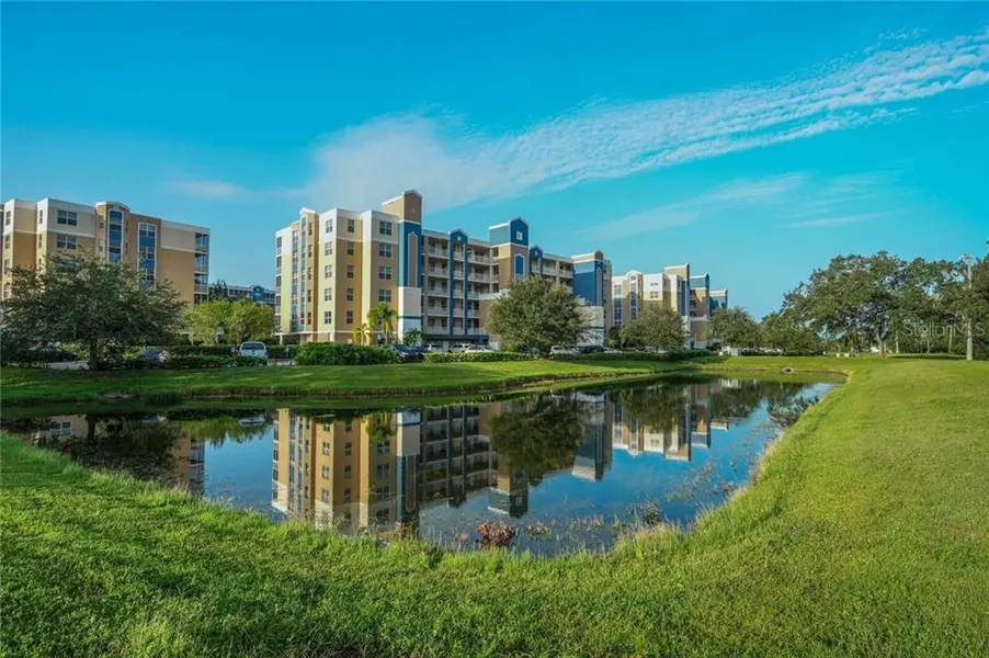 960 STARKEY RD #8406, Largo, FL 33771