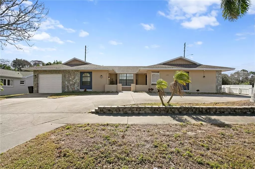 Tarpon Springs, FL 34689,300 LEAFWOOD RD