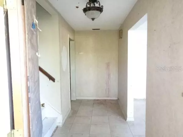 Seminole, FL 33777,9080 SAINT ANDREWS DR