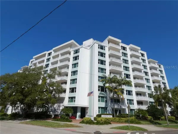 700 BEACH DR NE #303, St Petersburg, FL 33701