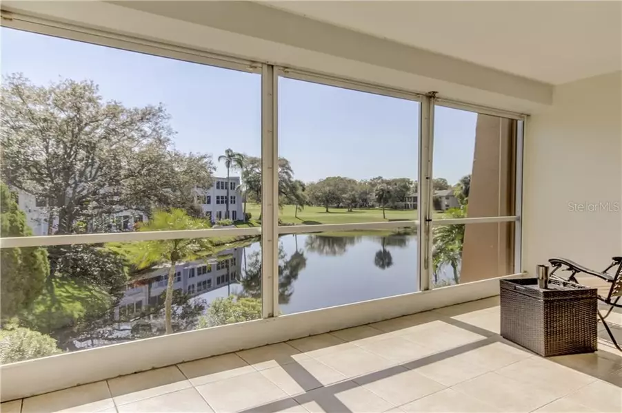 225 COUNTRY CLUB DR #B214, Largo, FL 33771