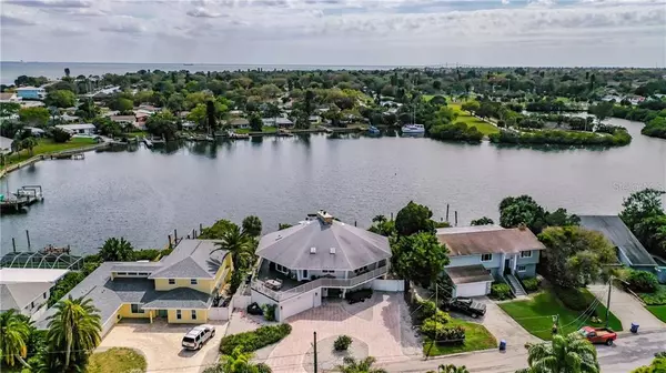 St Petersburg, FL 33705,3151 COQUINA KEY DR SE