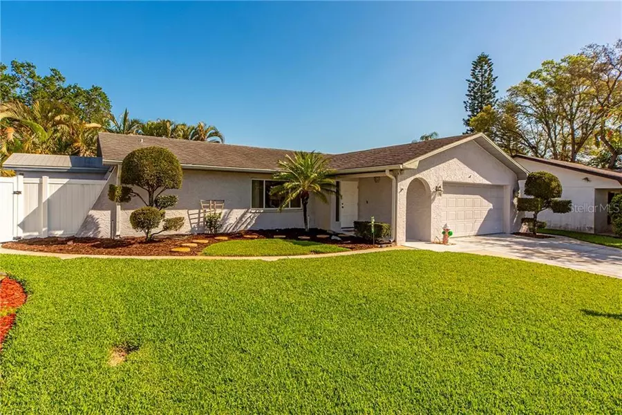 11453 128 AVE N, Largo, FL 33778