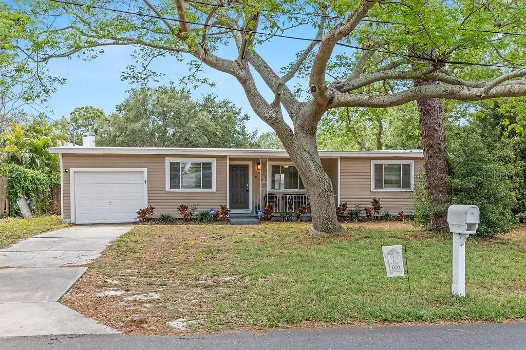Largo, FL 33770,917 S PALM DR