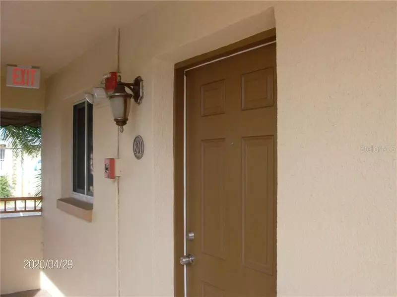 10265 GULF BLVD #A-201, Treasure Island, FL 33706