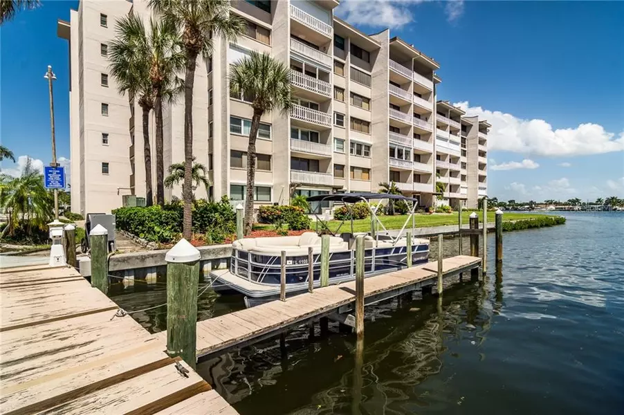 450 TREASURE ISLAND CSWY #202, Treasure Island, FL 33706