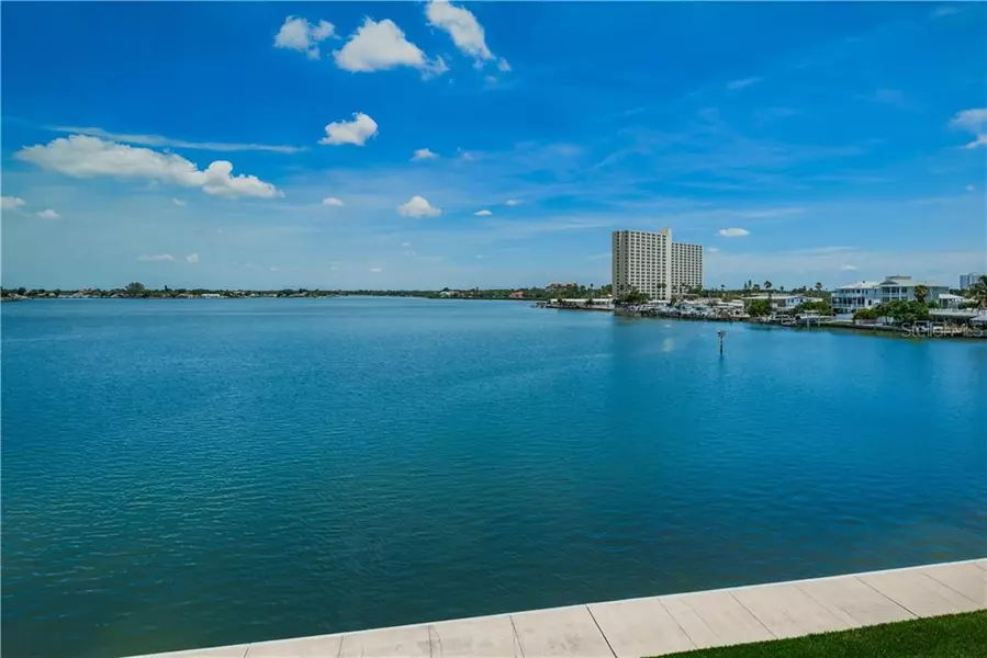 7560 BAY ISLAND DR S #349, South Pasadena, FL 33707