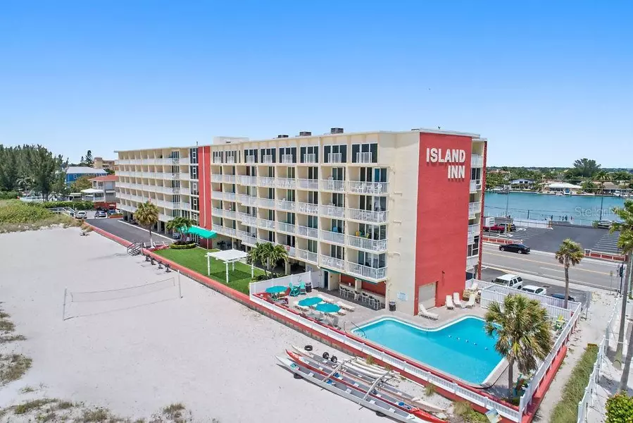 9980 GULF BLVD #303, Treasure Island, FL 33706