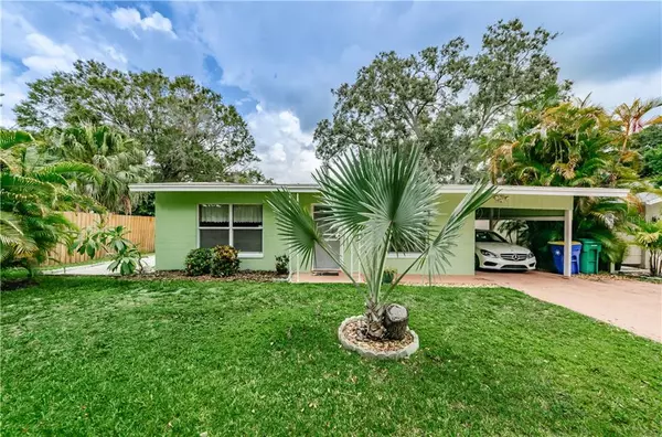 10617 LAKE BREEZE DR, Seminole, FL 33772