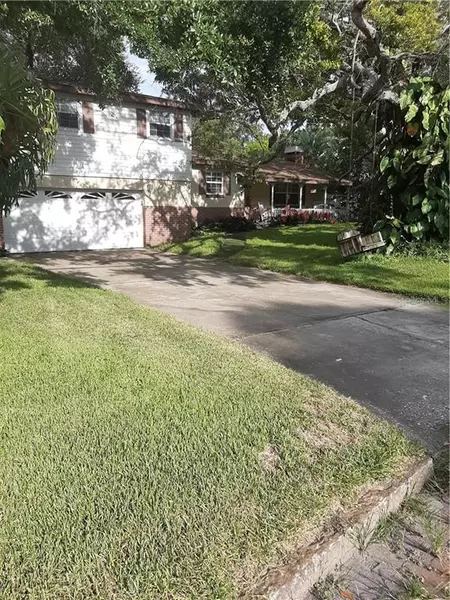 246 PARK CIR S, St Petersburg, FL 33707