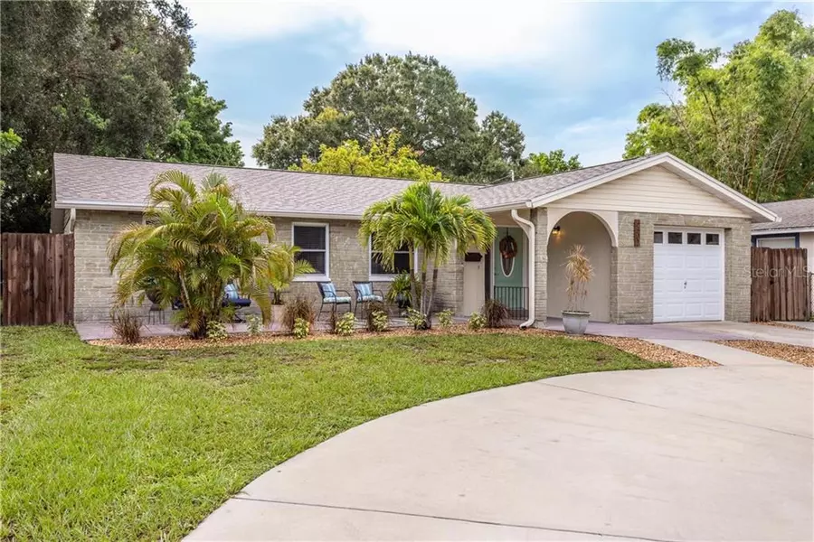 5507 PINE CIR NE, St Petersburg, FL 33703