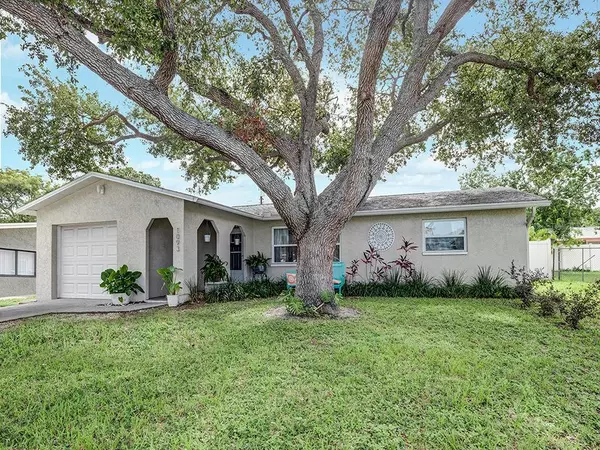 1093 MADISON ST, Largo, FL 33770