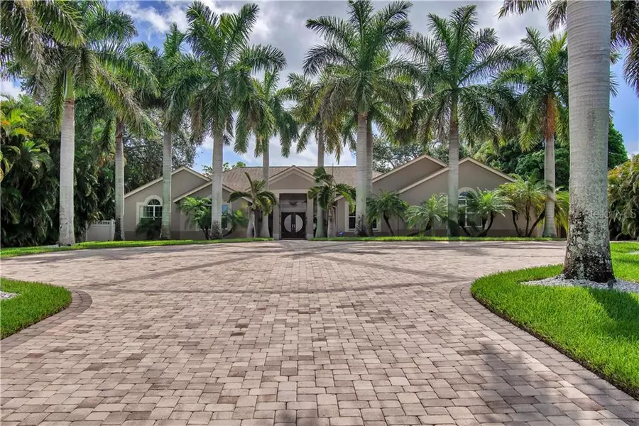 201 BLUFF VIEW DR, Belleair Bluffs, FL 33770