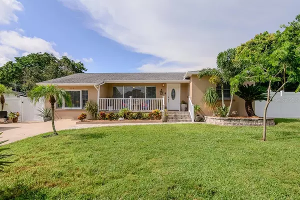 909 RIVERSIDE DR, Tarpon Springs, FL 34689