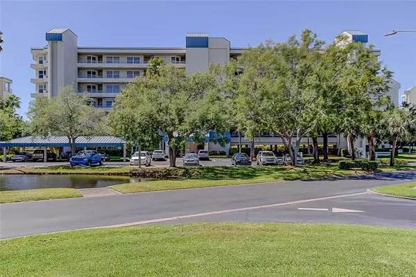 7984 SAILBOAT KEY BLVD S #402, South Pasadena, FL 33707